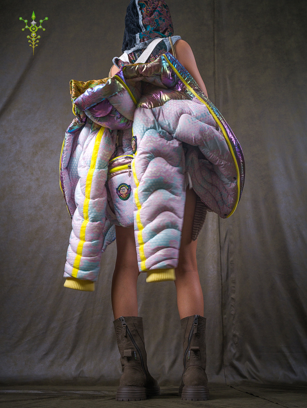Down Jacket Woman & Pakpak / Nylon (Glow in the Dark) - GALACTIK NIRVANA