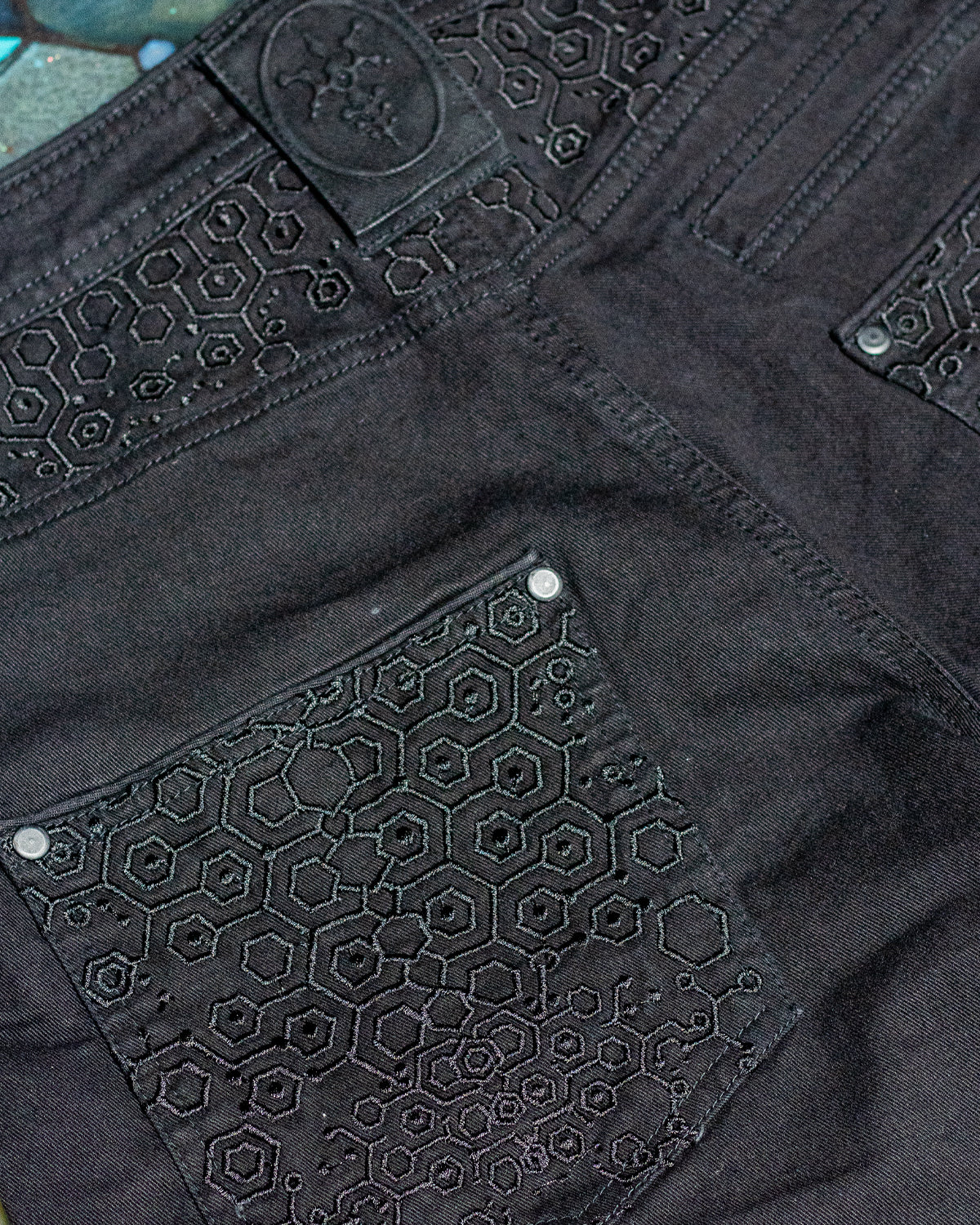 Flying Short Men / Stretchy Denim Digital Embroidery - Black KAMBOZII