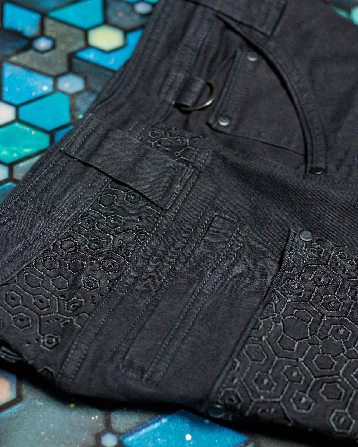 Flying Short Men / Digital Embroidery Stonewashed - Black KAMBOZII