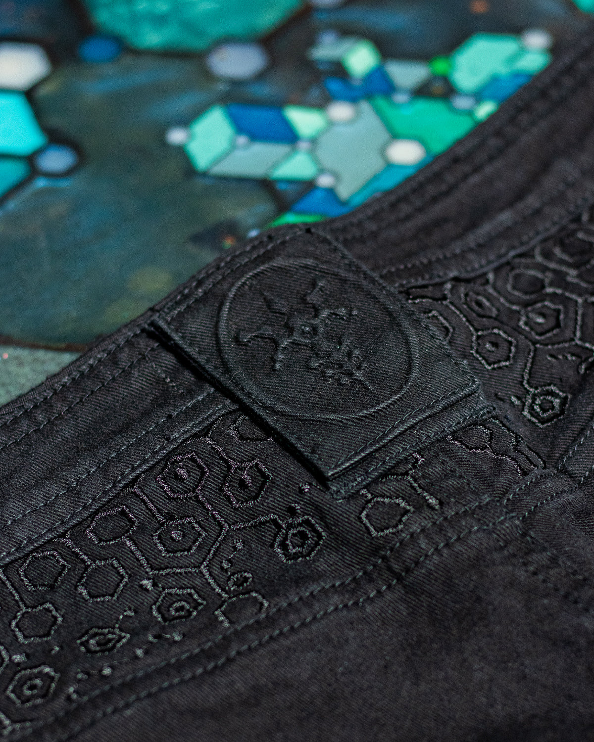 Flying Short Men / Digital Embroidery Stonewashed - Black KAMBOZII