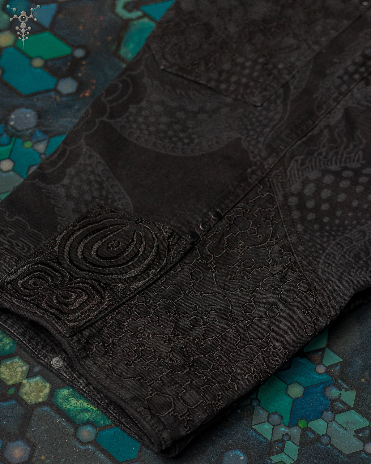 Flying Short / Laser Print Digital Embroidery Stonewashed - Black IKARO DRAGONS