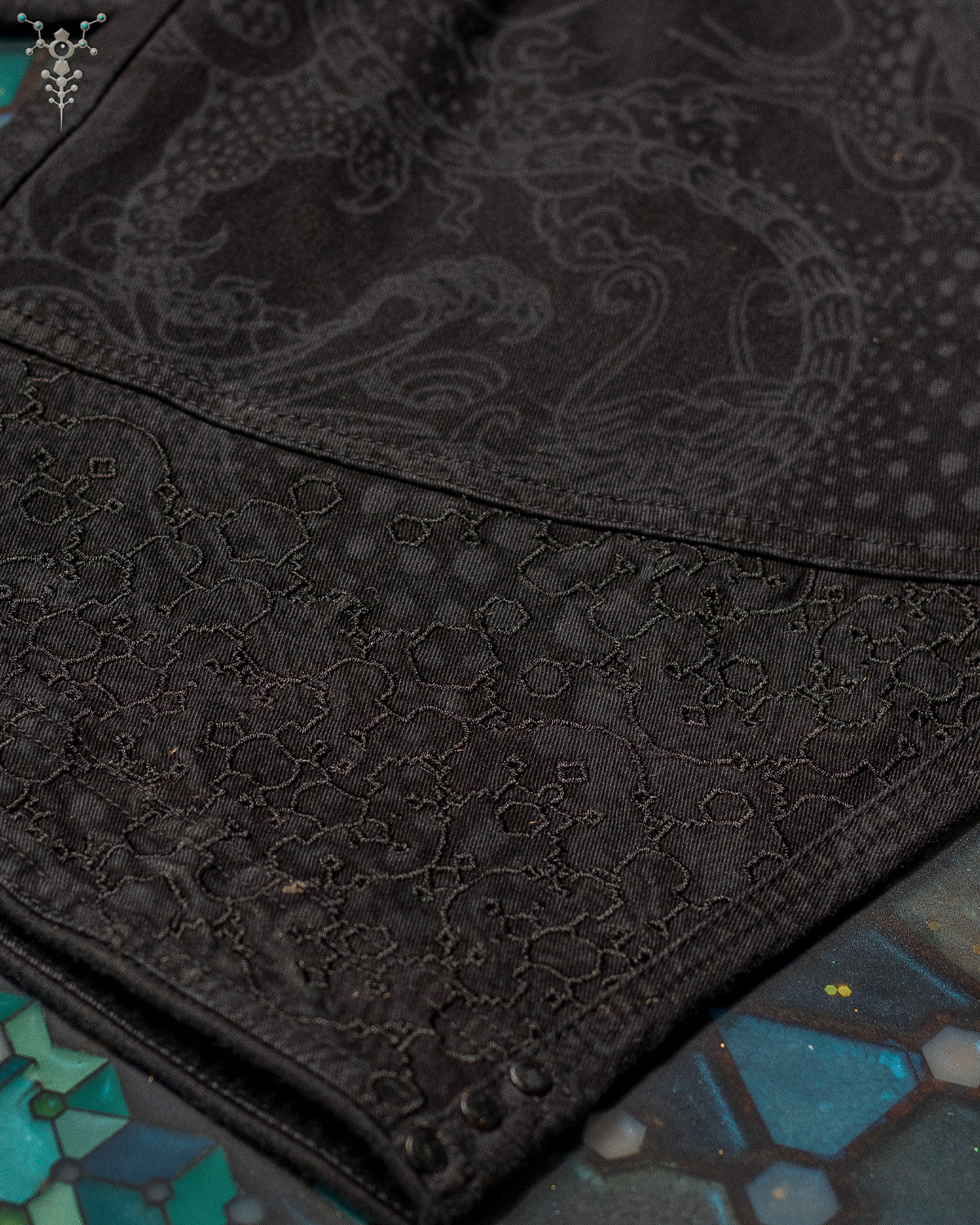 Flying Short / Laser Print Digital Embroidery Stonewashed - Black IKARO DRAGONS