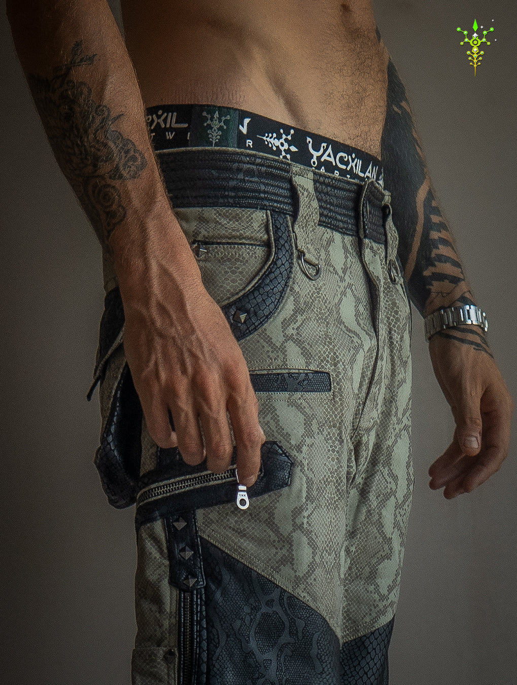 Flying Short Men / Twill Fake Leather Patches - KINGKOBRA -BOA