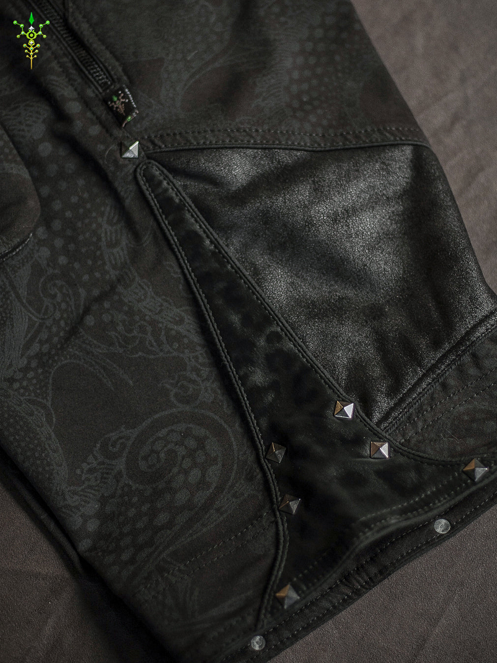 Flying Short / TR Fake Leather Patches - BLAK DRAGONS Leopard