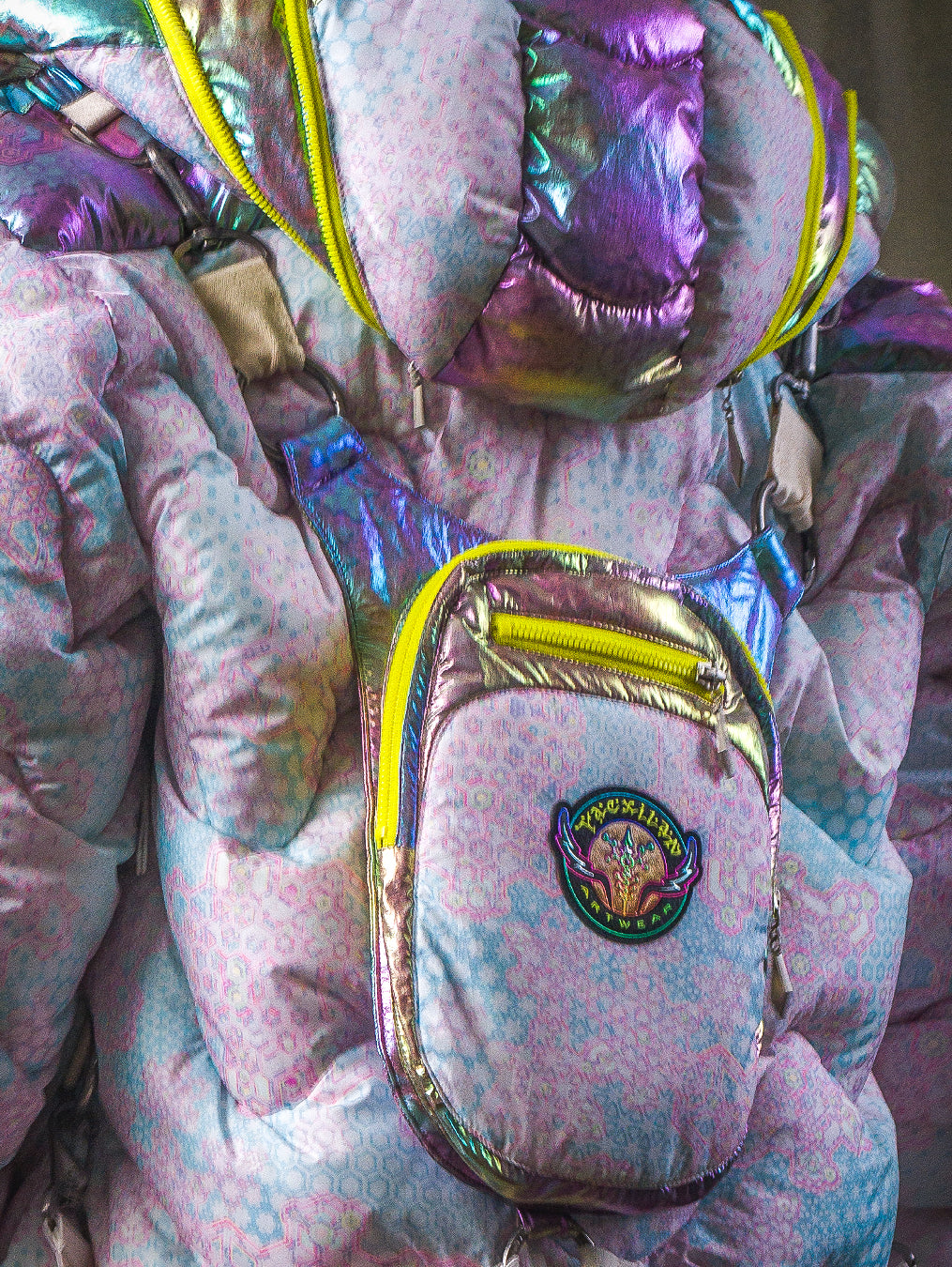 Down Jacket Woman & Pakpak / Nylon (Glow in the Dark) - GALACTIK NIRVANA