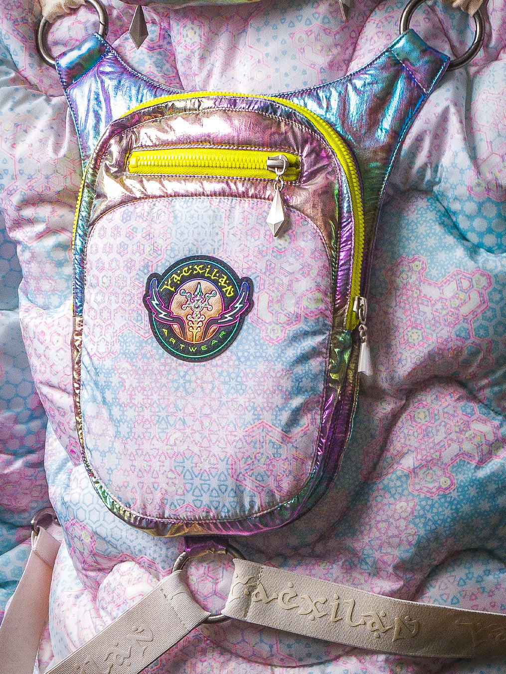 Down Jacket Woman & Pakpak / Nylon (Glow in the Dark) - GALACTIK NIRVANA