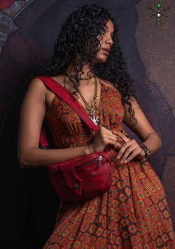 Hand Bag / Fake Leather - Scarlet SHAMANKA