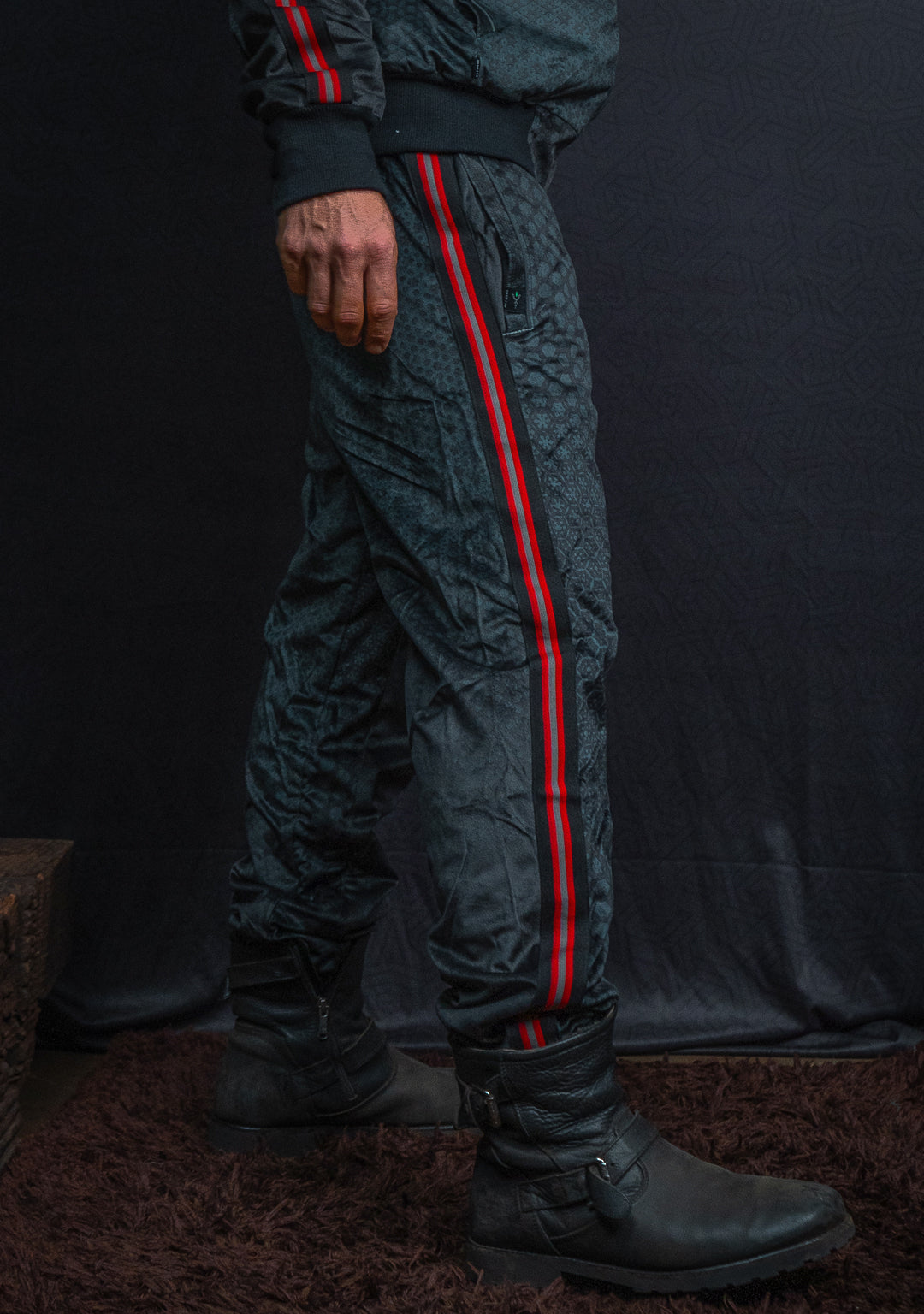 Tracksuit Pants Men / Velvet Fawn Red Line - ARAKIS