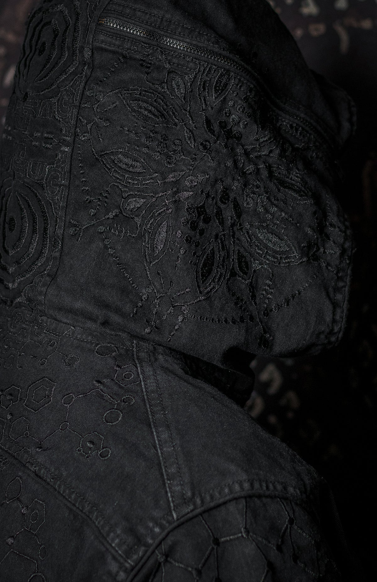 Jacket / Denim Stretchy Digital Embroidery Stonewashed - KAMBOZII PENTA
