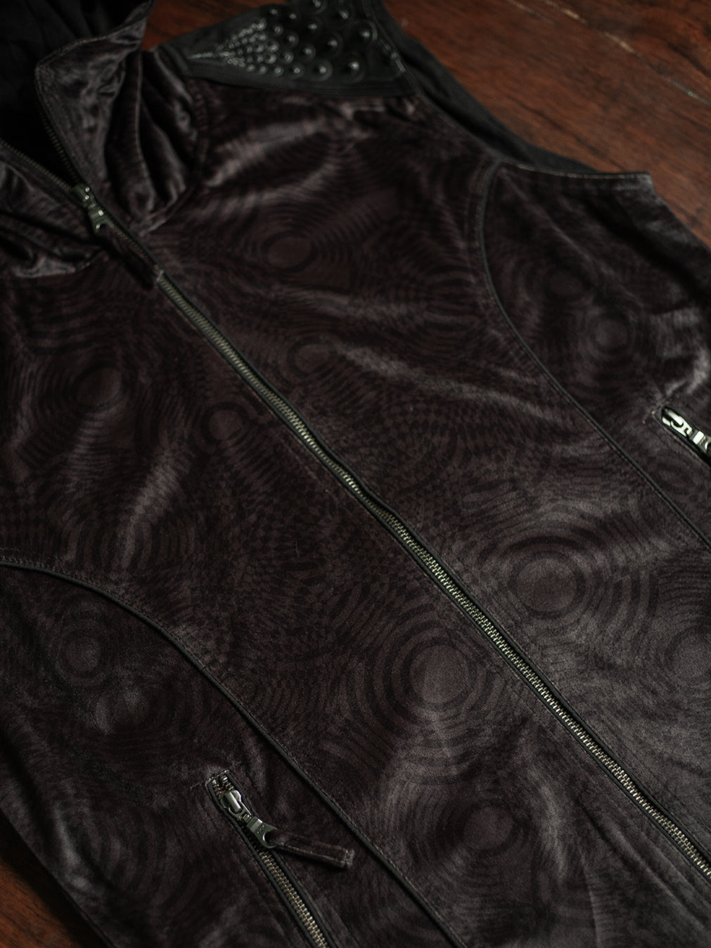 Sleeveless Jacket Men / Velvet Fawn - WIERD NOIZES