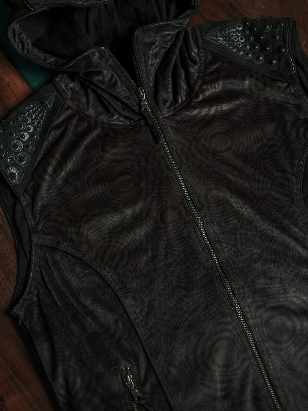 Sleeveless Jacket / Velvet Fawn - WIERD NOIZES