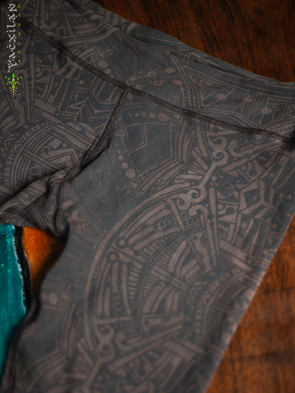 Leggings Yogawear Capri / Organic Bamboo Jersey Veg Dye Veg Print - Charcoal POPPYFIELDS