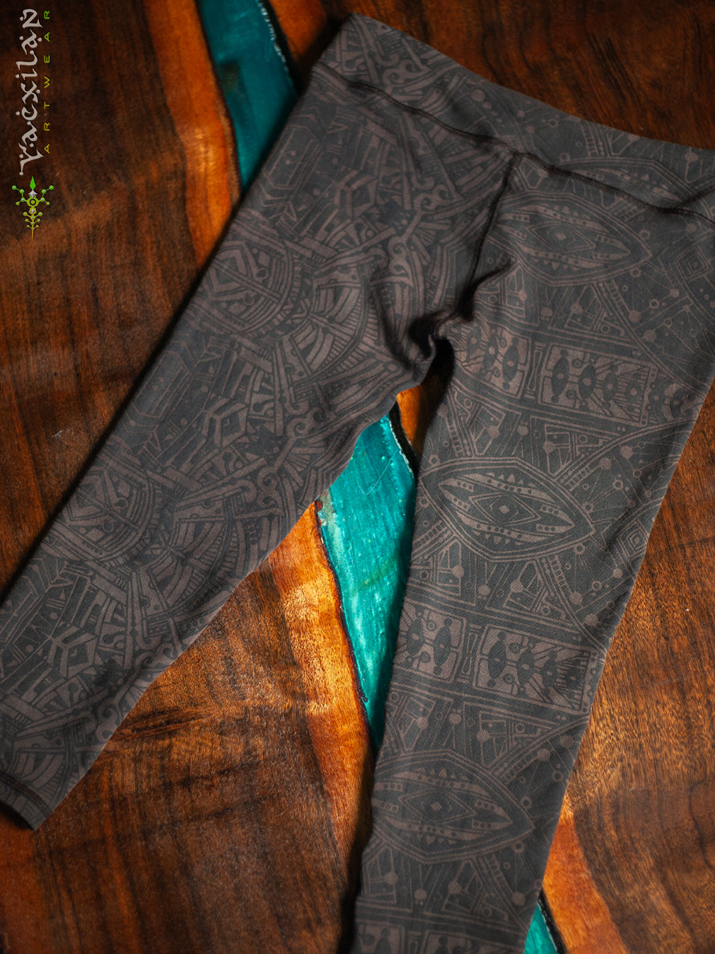Leggings Yogawear Capri / Organic Bamboo Jersey Veg Dye Veg Print - Charcoal POPPYFIELDS