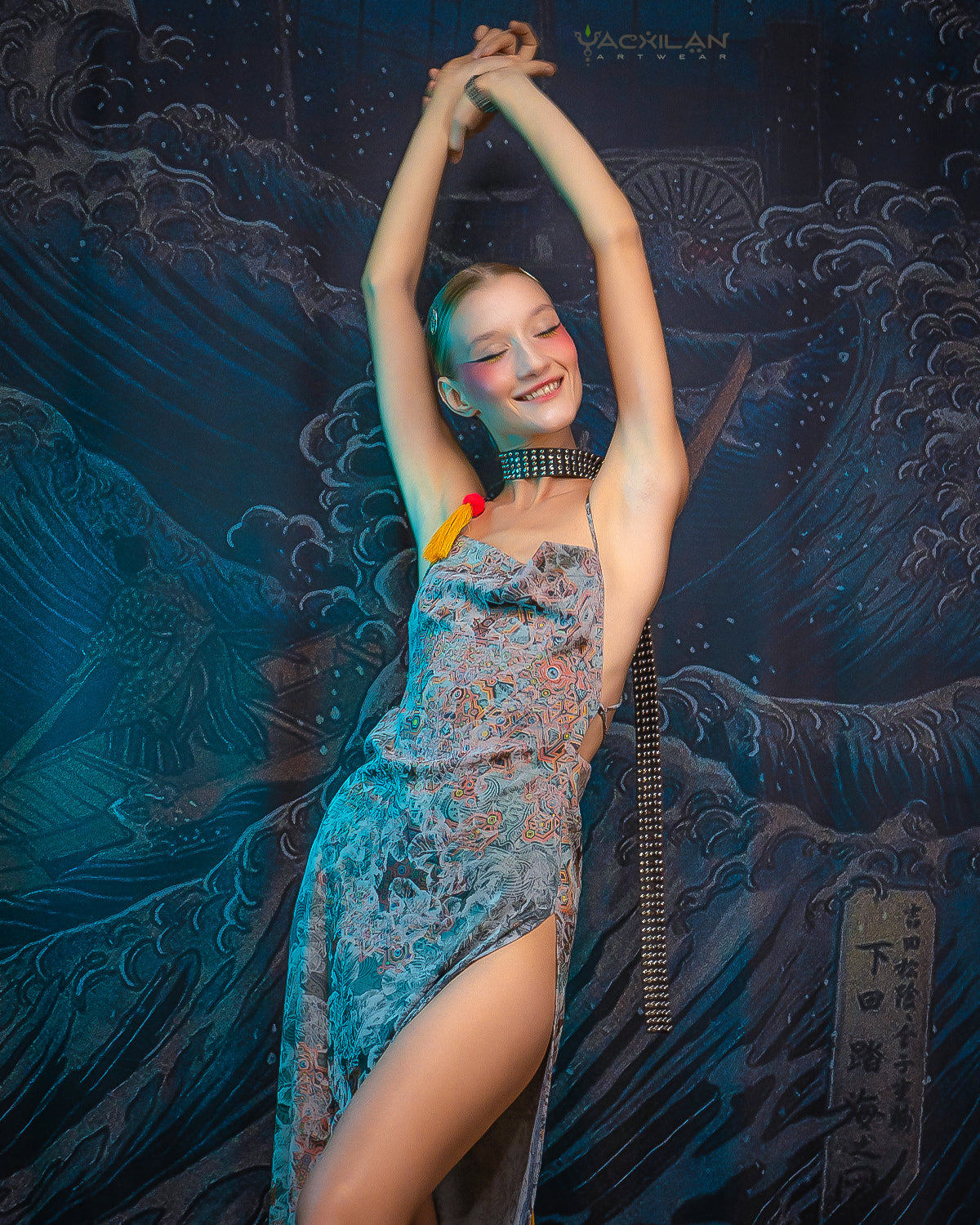 Long BOMB DRESS / Silk Stretchy Jaquard Flower Silver - ATLANTIS