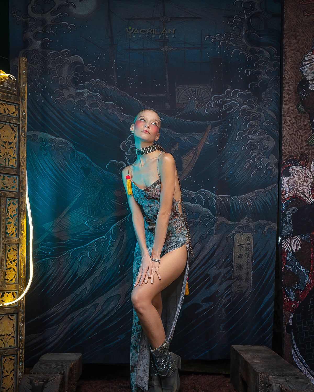 Long BOMB DRESS / Silk Stretchy Jaquard Flower Silver - ATLANTIS