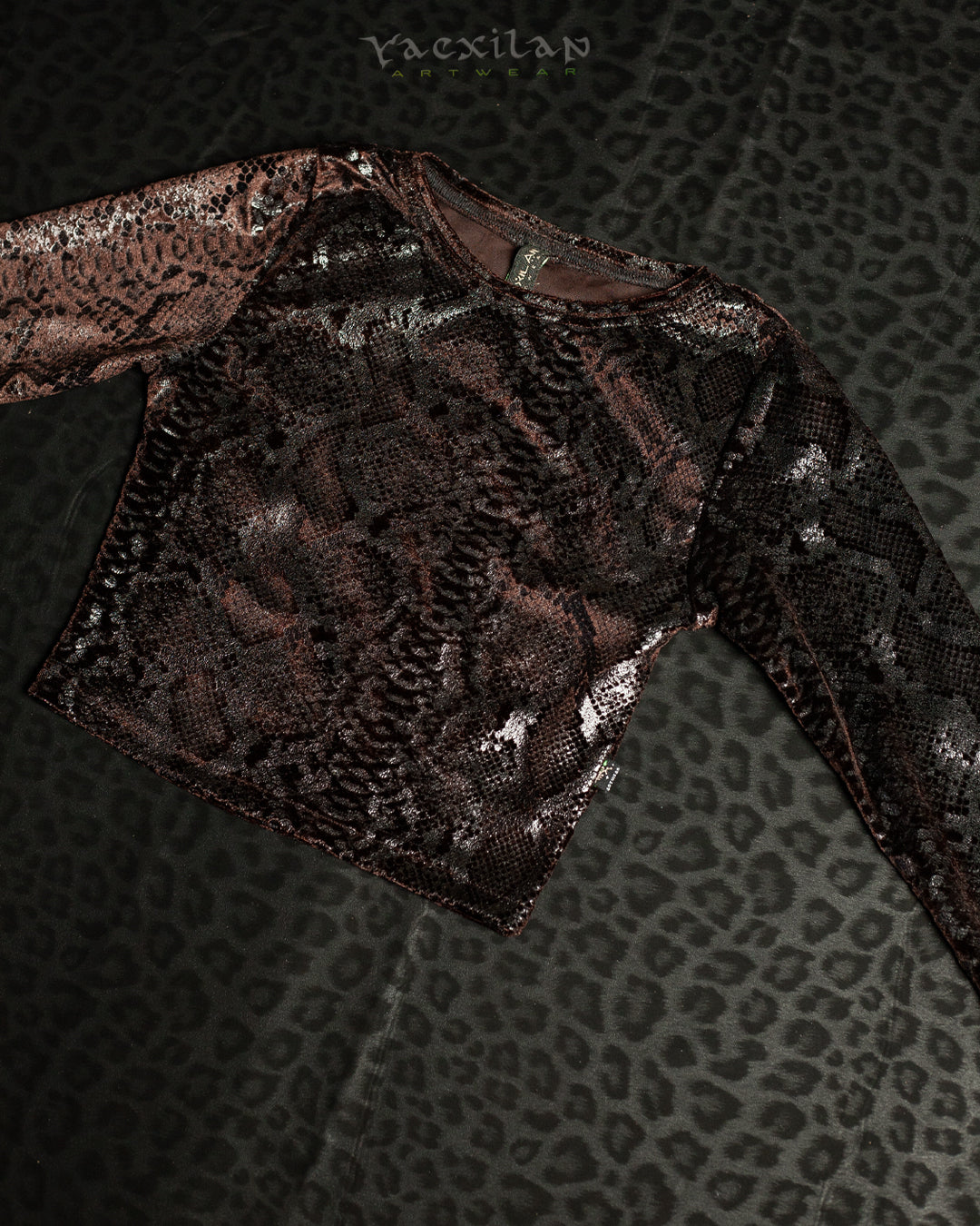 Crop-Top Longsleeve / Velvet Foil Kobra - SOIL