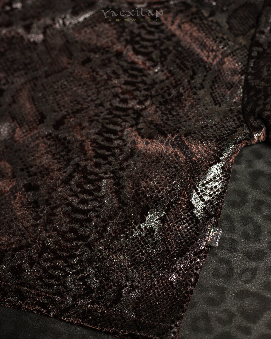 Crop-Top Longsleeve / Velvet Foil Kobra - SOIL