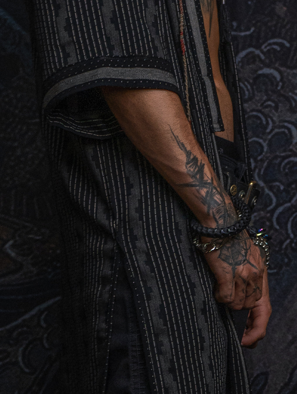 Open Kimono  / Indonesian Woven Super Black Reversible - TRIBAL TRAILS