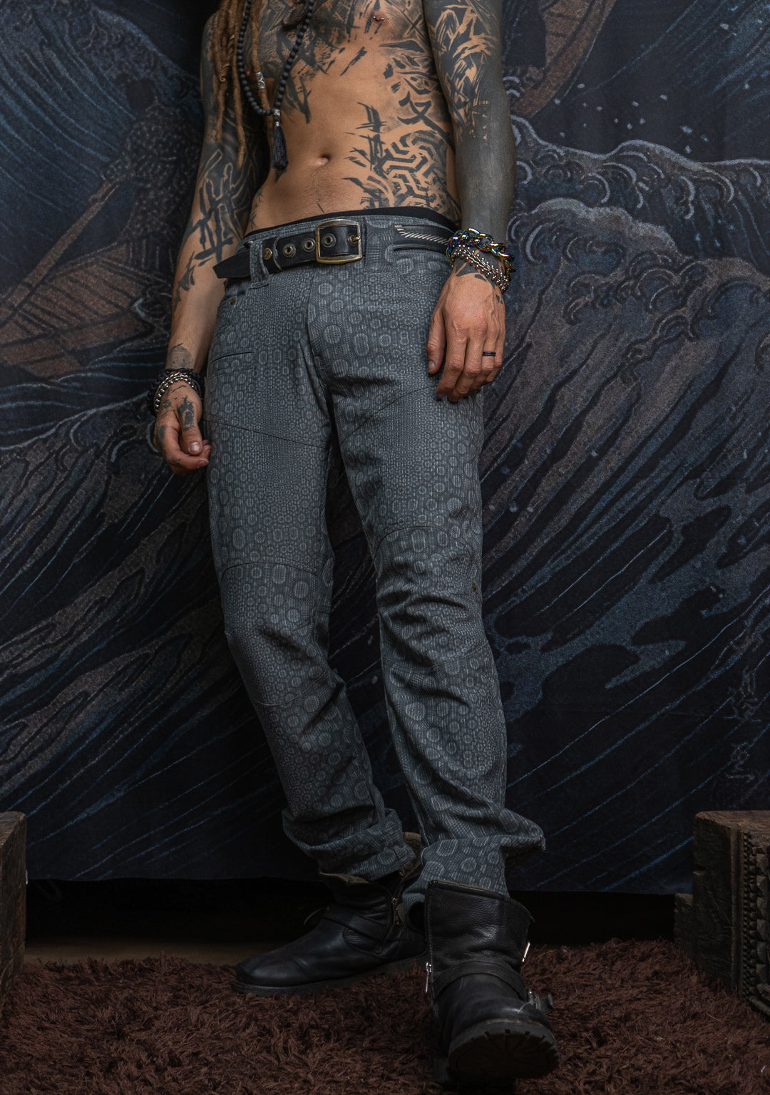 Long Pants Men Pirate / TR Screenprint -  Light Grey NEBULA