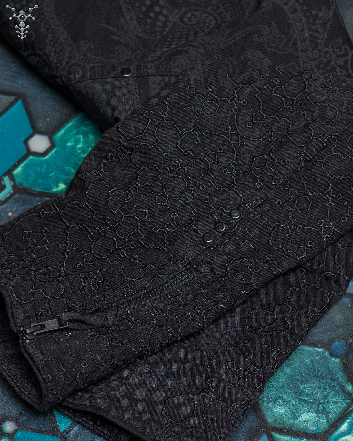 Pants Men / Denim Stretchy / Diigital Embroidery & Laser Print / Stonewashed - Black IKARO DRAGONS