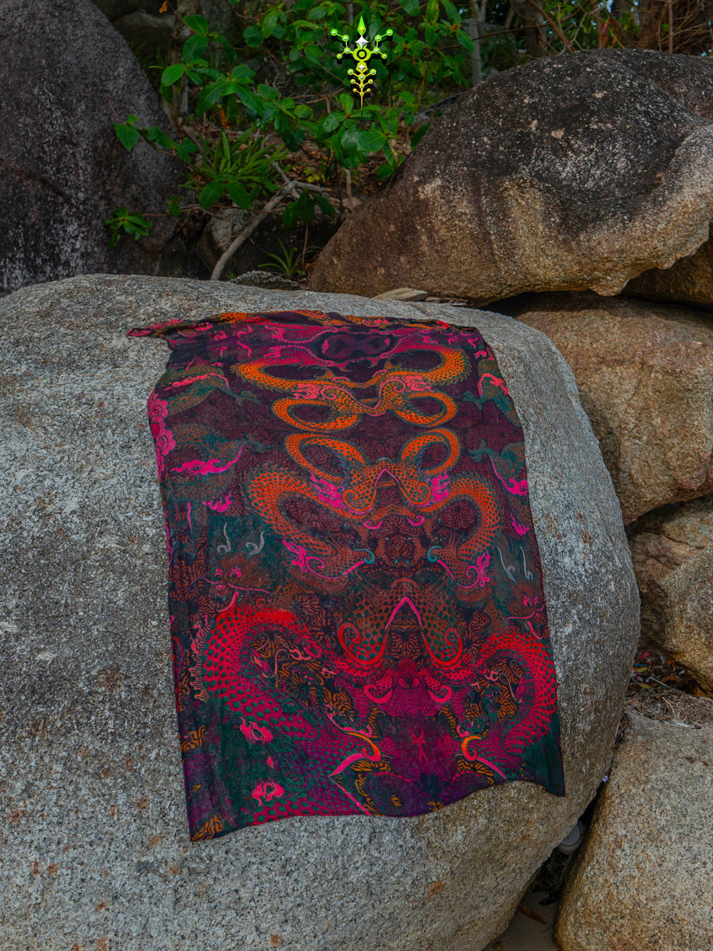 Scarf / Pareo Bamboo - FIRE DRAGONS