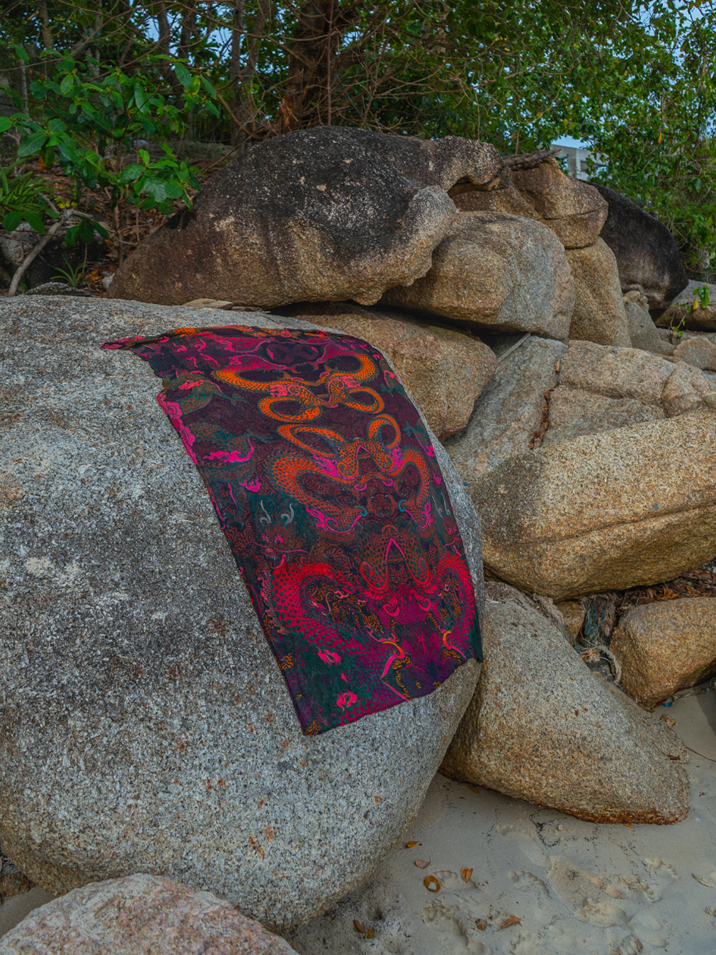 Scarf / Pareo Bamboo - FIRE DRAGONS