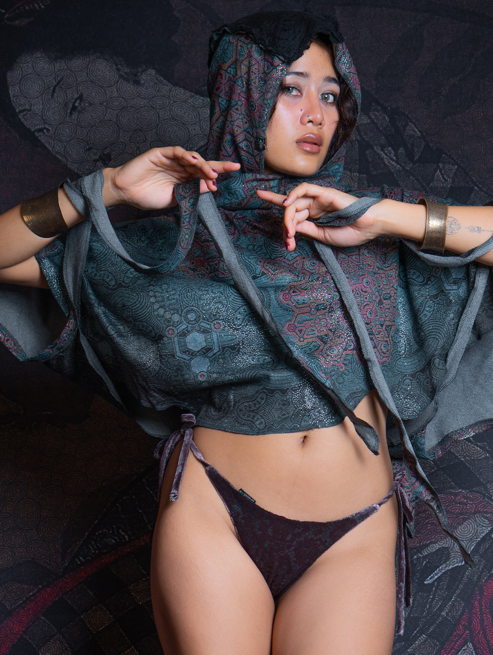 Shawl / Knits - Manta Skunk Sqwid - ATLANTIS Silverdots