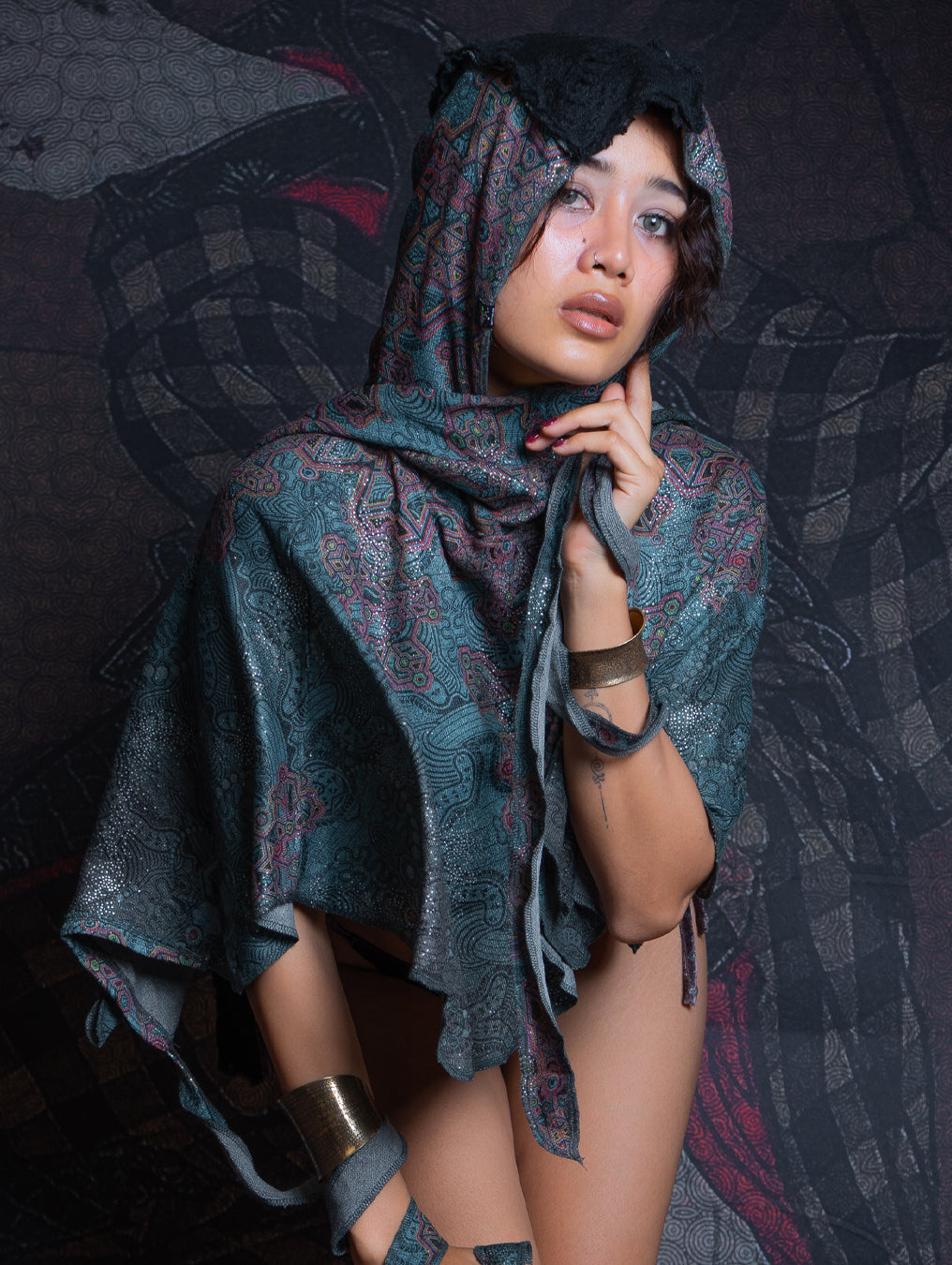 Shawl / Knits - Manta Skunk Sqwid - ATLANTIS Silverdots