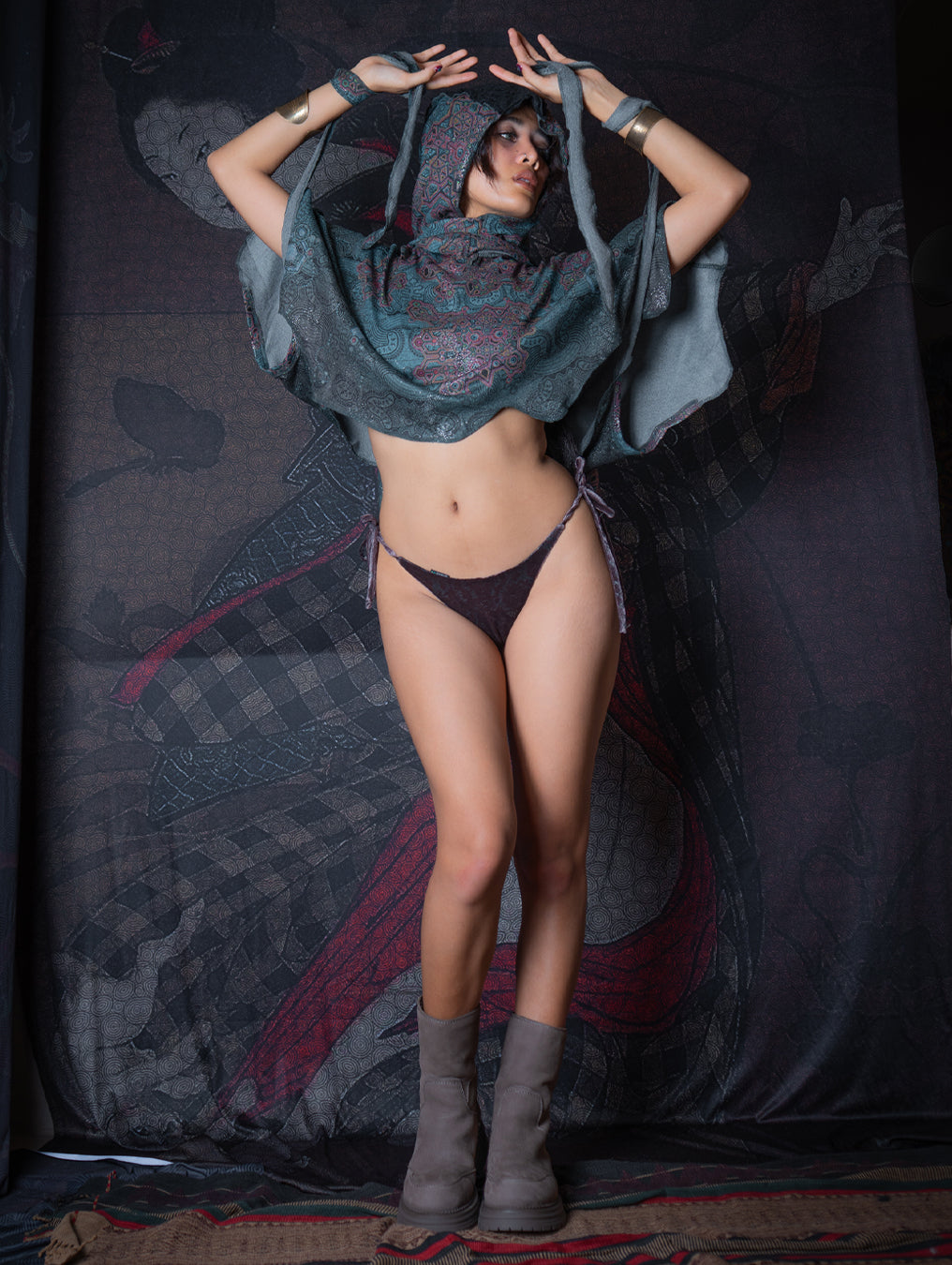 Shawl / Knits - Manta Skunk Sqwid - ATLANTIS Silverdots