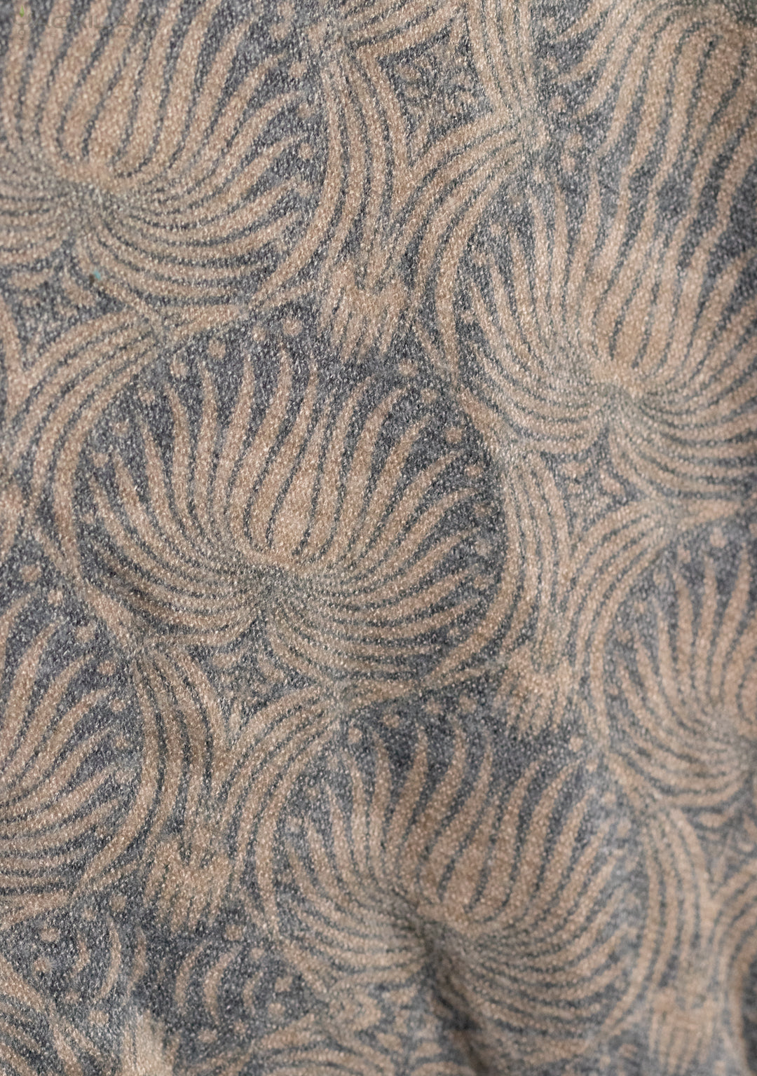 Sweater / Shall Knits - MANTA-SKUNK-SQWID-Leaves