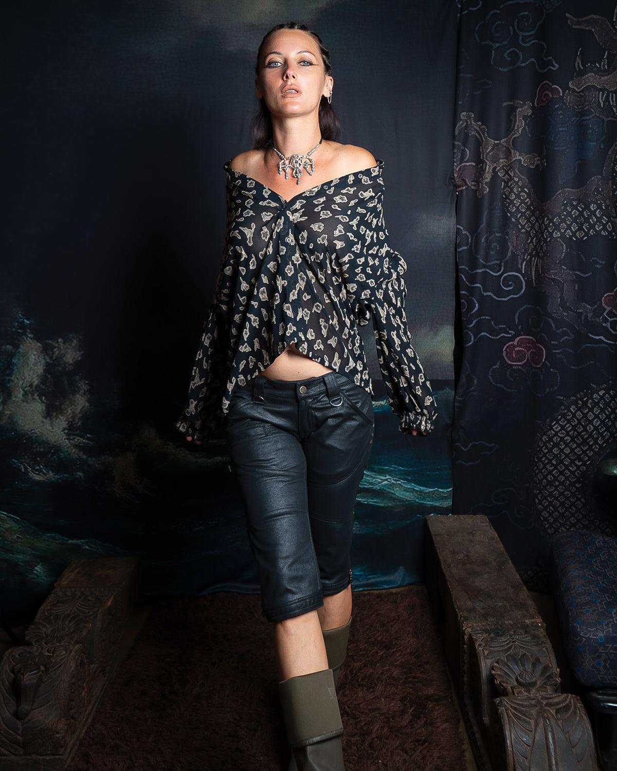 Shirt Woman Long Sleeves Frufru / Japanese Uragiri - BLACK FLOWER - Yacxilan Artwear