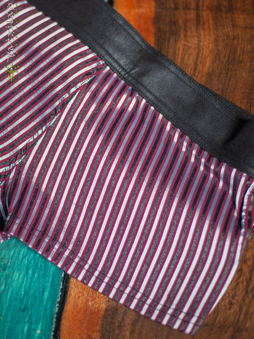 Shorties Burner / Bohemian Funk Stretchy Satin - BLAK RED