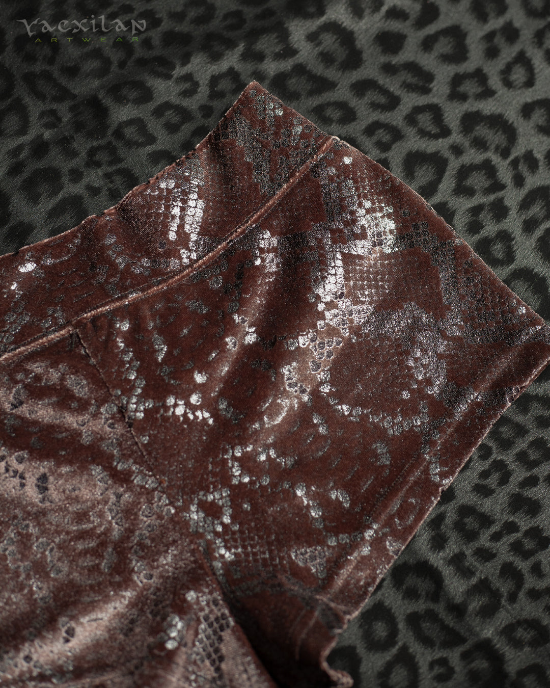 Shorties Fitted / Velvet Kobra - SEPIA