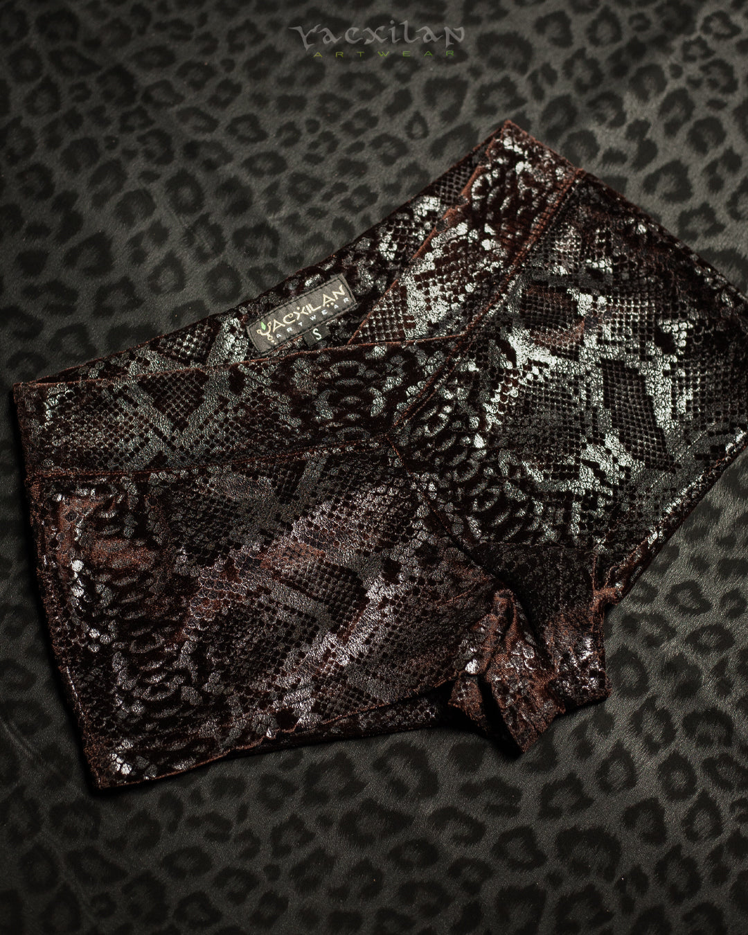 Shorties Fitted / Velvet Kobra - SOIL
