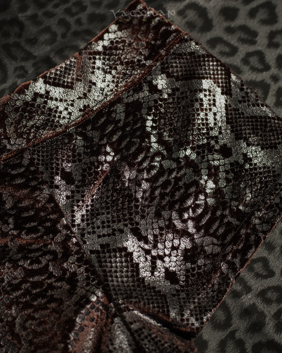 Shorties Fitted / Velvet Kobra - SOIL