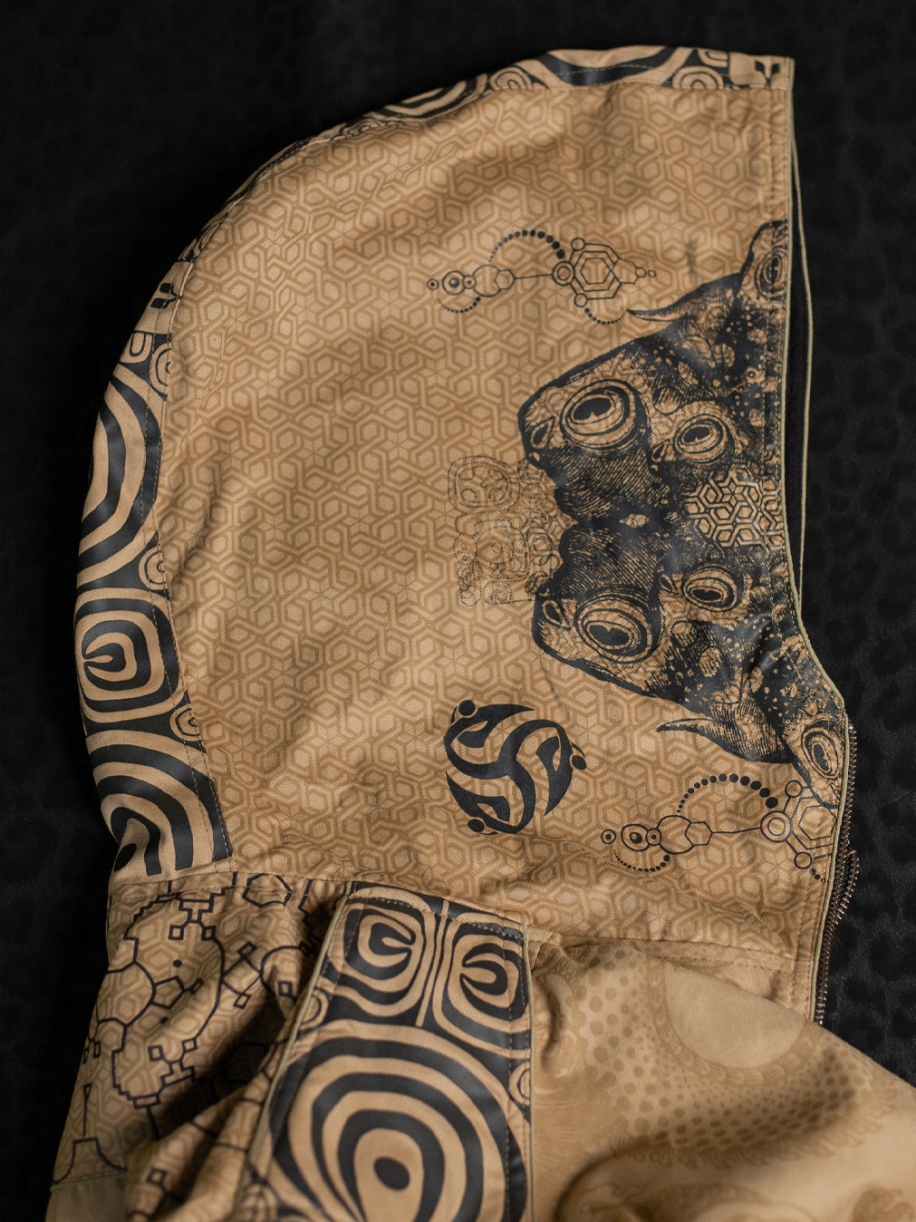 Sleeveless Jacket Men / Cotton Screenprint - IKARO Sand