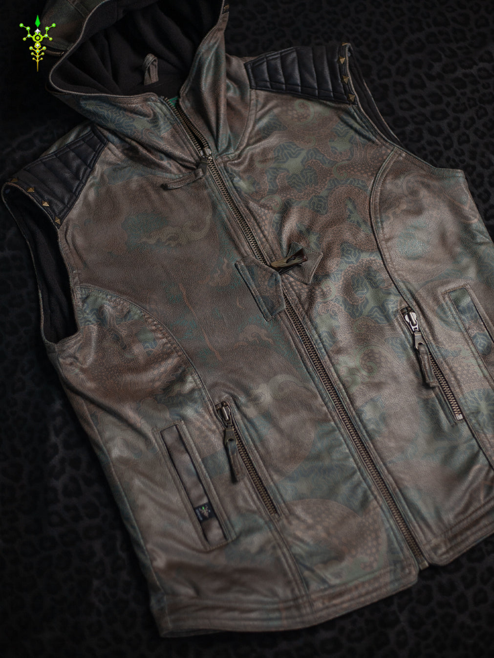 Sleeveless Hooded Jacket Men / Fake Leather Snake - DRAGONS