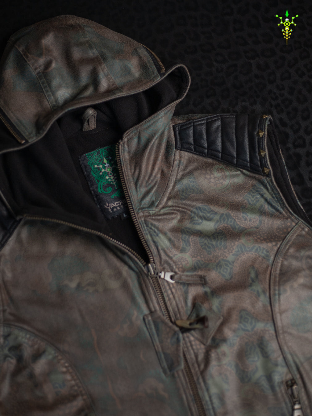 Sleeveless Hooded Jacket Men / Fake Leather Snake - DRAGONS