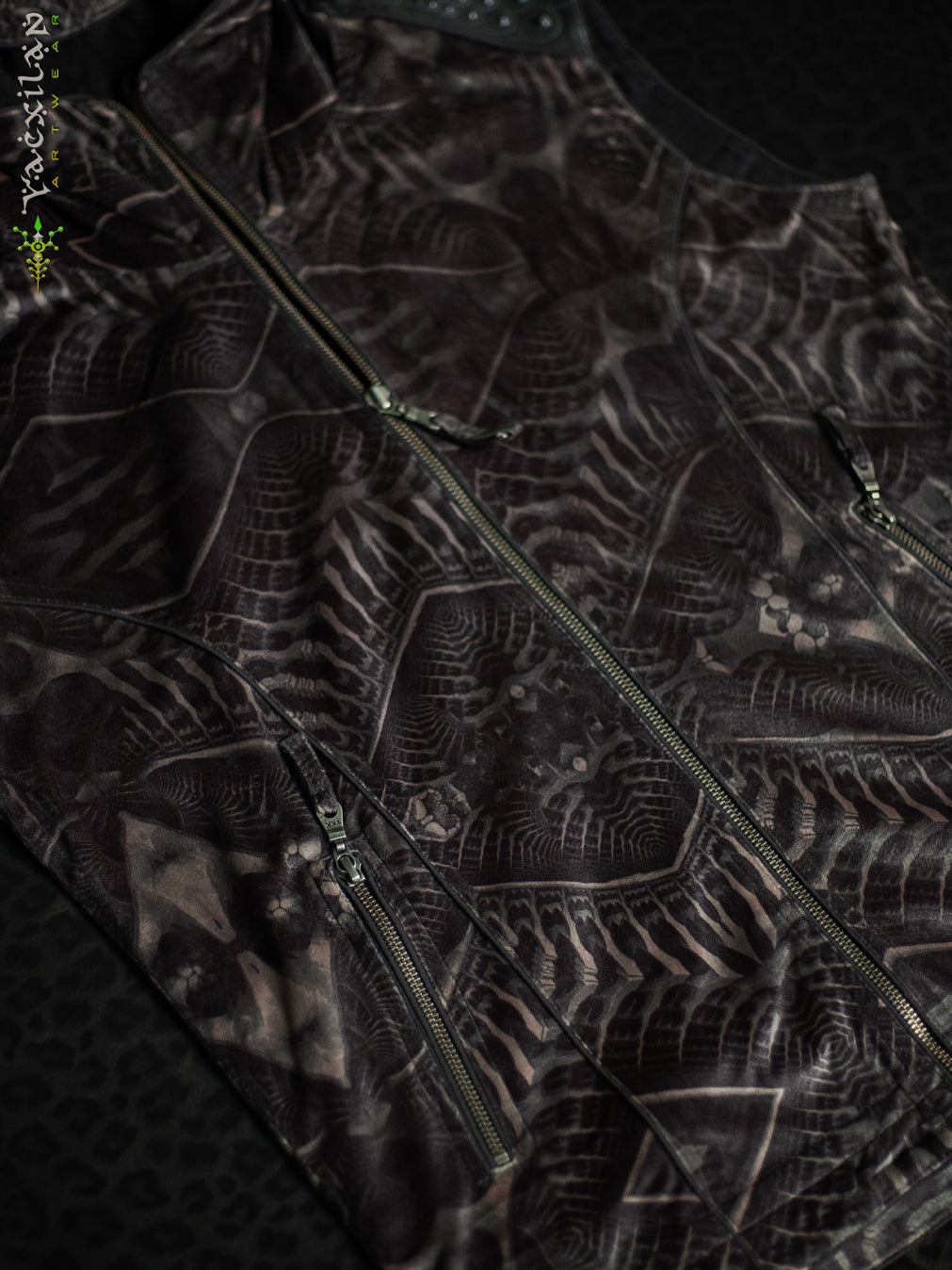 Sleeveless Jacket Men / Velvet Fawn - DIRTY SANDOKAN