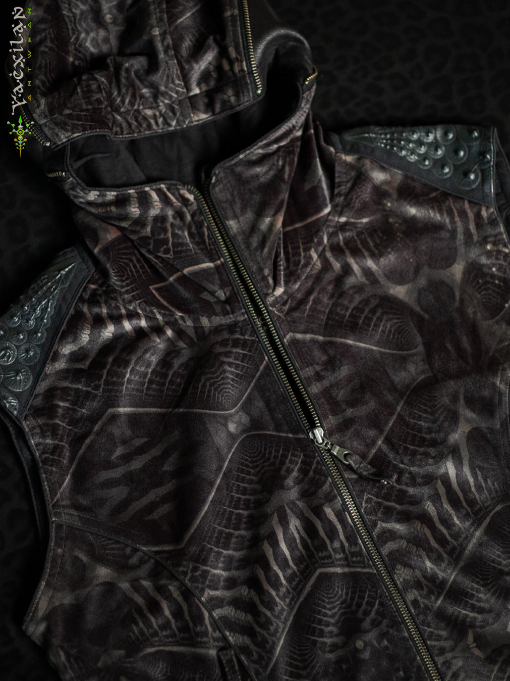 Sleeveless Jacket Men / Velvet Fawn - DIRTY SANDOKAN