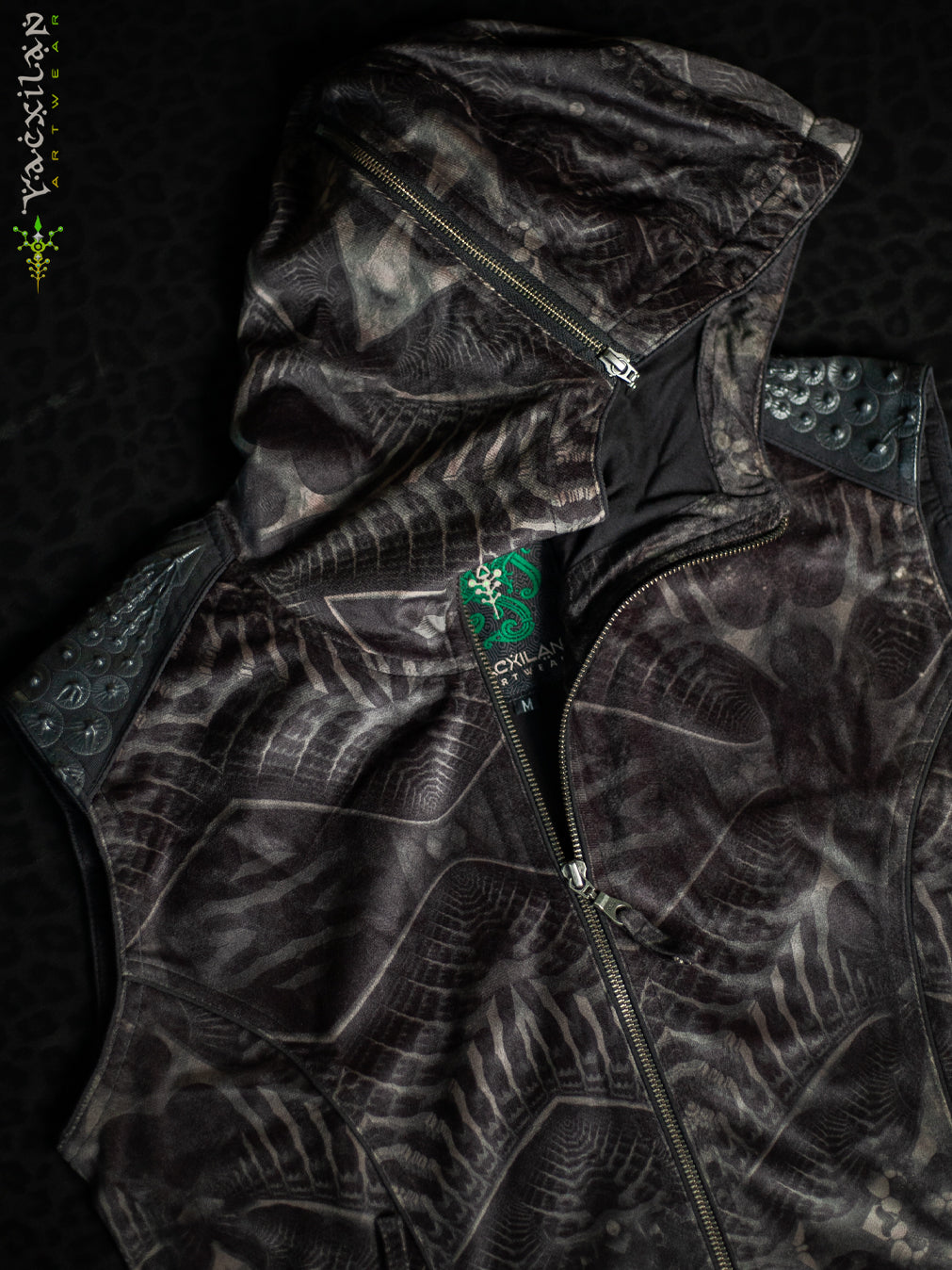 Sleeveless Jacket Men / Velvet Fawn - DIRTY SANDOKAN