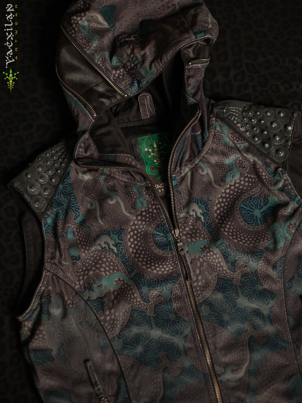 Sleeveless Jacket Men / Velvet Fawn - DRAGONS