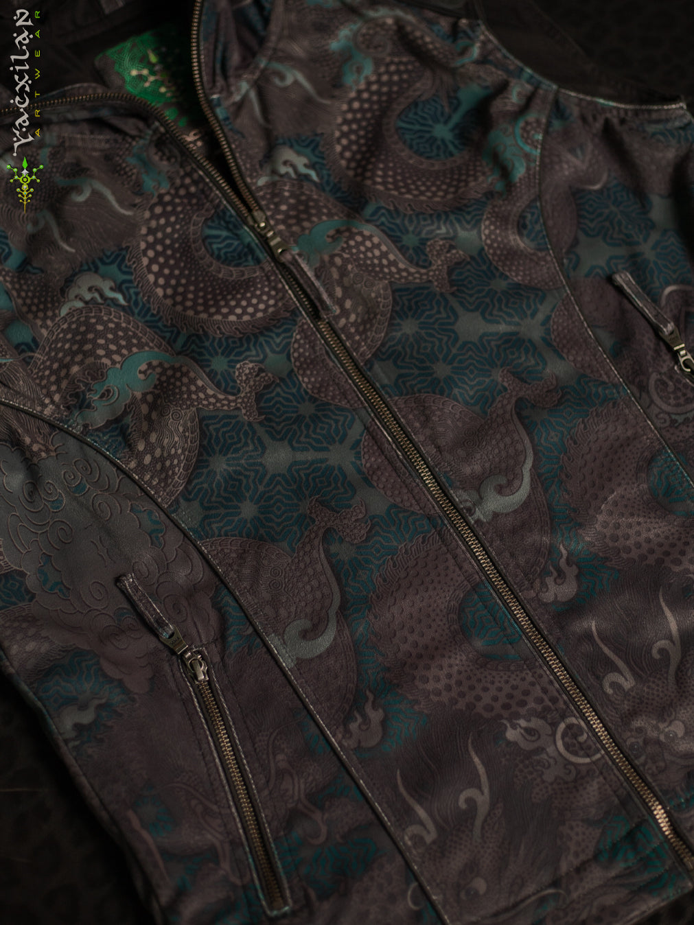 Sleeveless Jacket Men / Velvet Fawn - DRAGONS