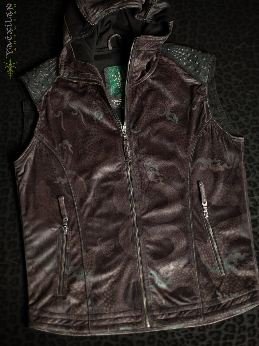 Sleeveless Jacket Men / Velvet Fawn - DRAGONSKIN