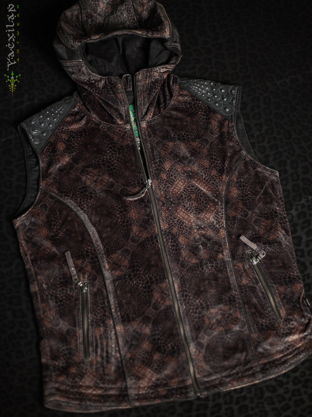 Sleeveless Jacket Men / Velvet Fawn - GATORX
