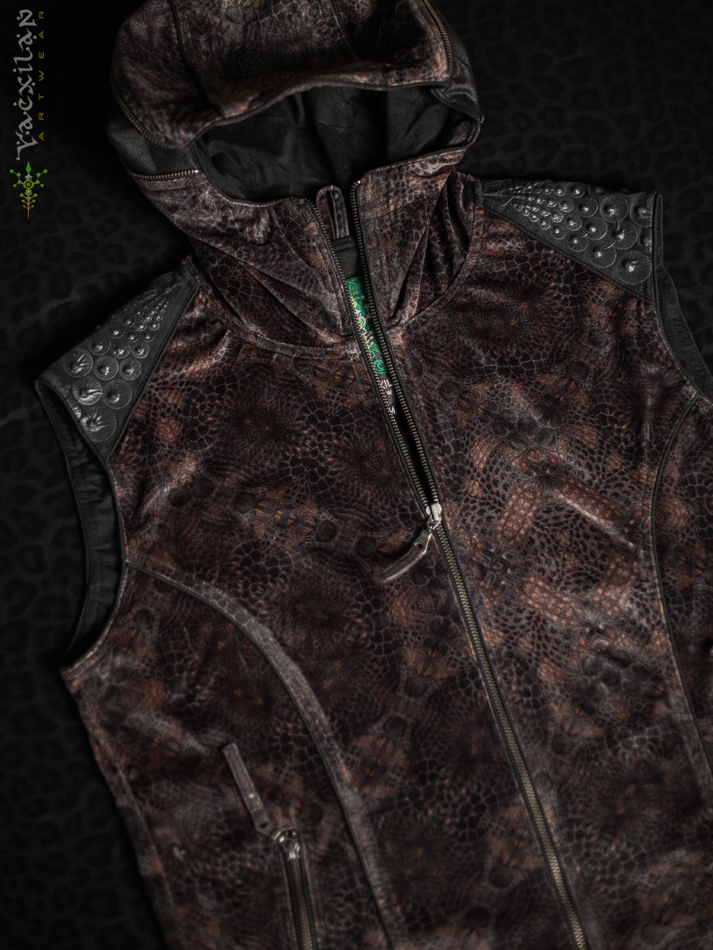 Sleeveless Jacket Men / Velvet Fawn - GATORX