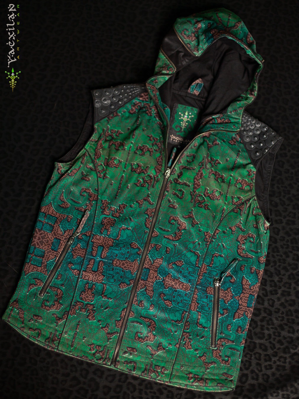 Sleeveless Jacket Men / Velvet Fawn - JADEMAYANS