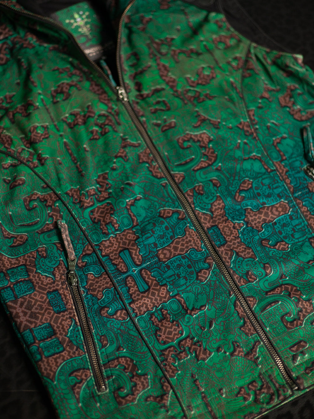 Sleeveless Jacket Men / Velvet Fawn - JADEMAYANS