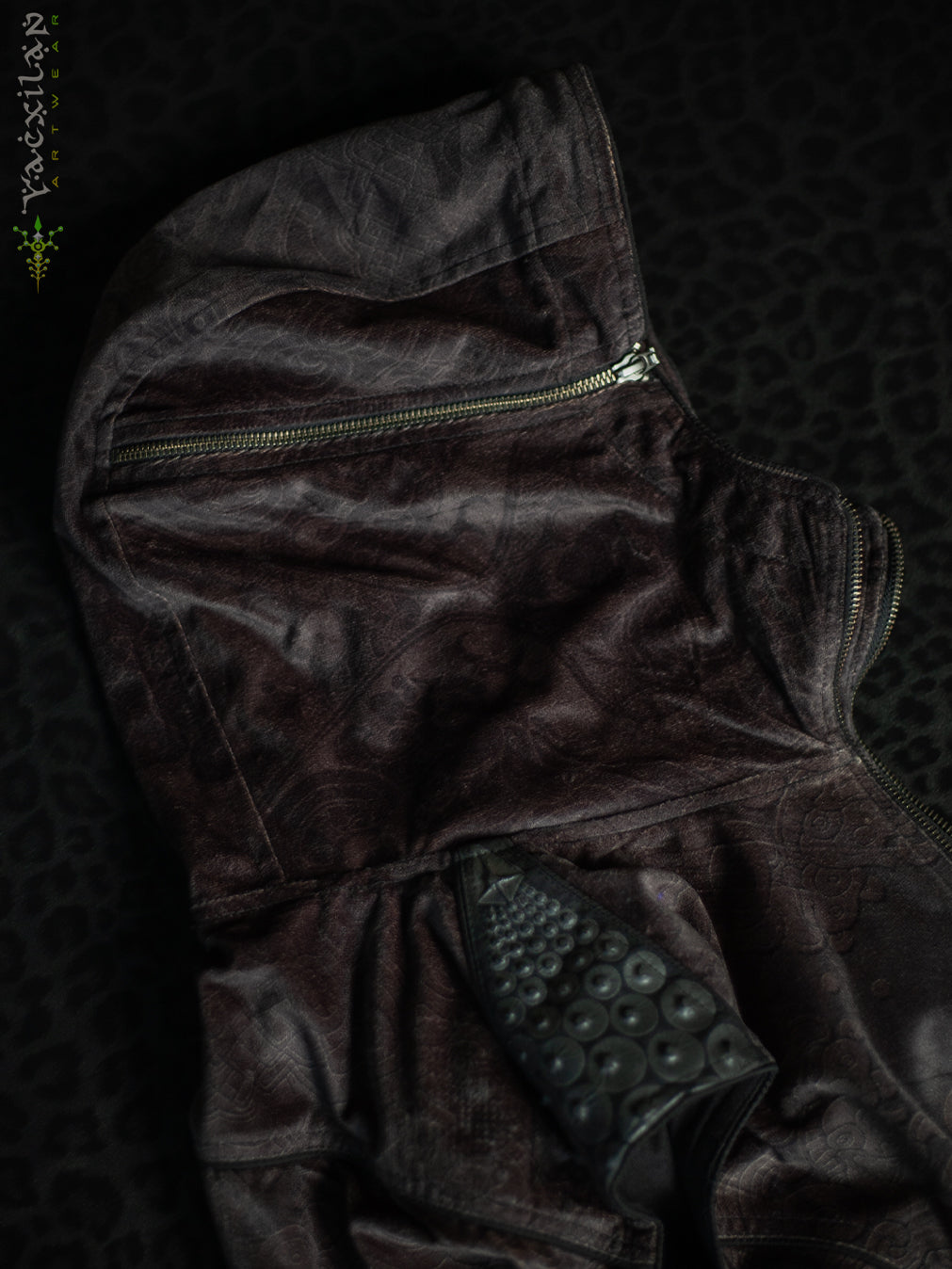 Sleeveless Jacket Men / Velvet Fawn - MAYAN CODEX