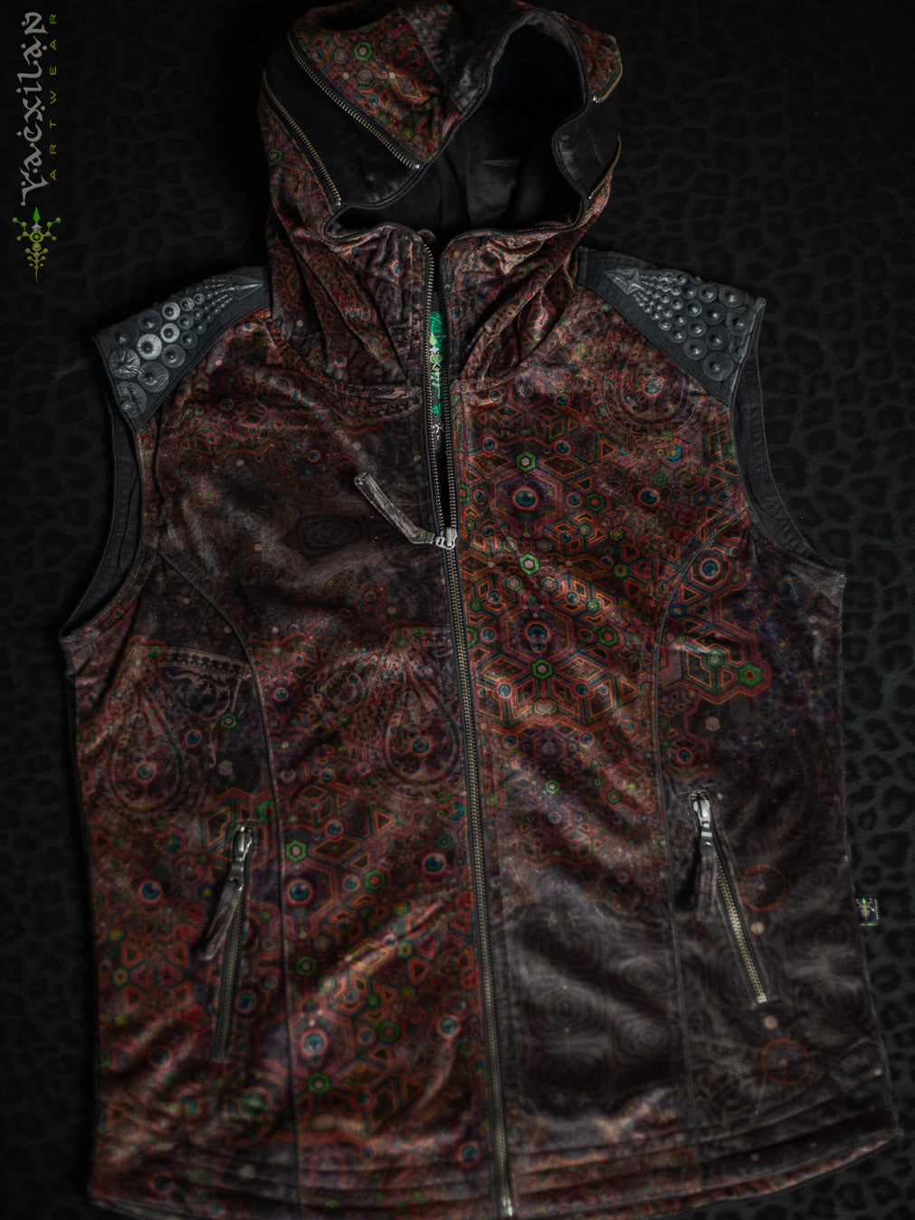 Sleeveless Jacket Men / Velvet Fawn - OWLIENS